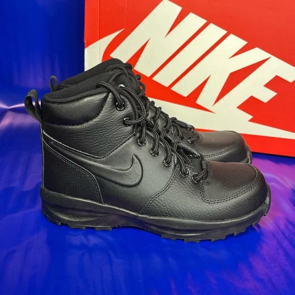 🆕 Nike Manoa Boot LTR Youth Size 4Y Women’s Size 5.5 Triple Black Fast Shipping - Picture 2 of 7